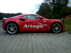 Artega GT side